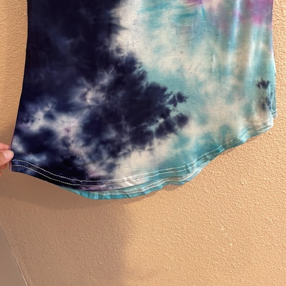 NWT TYE DYE VNECK TOP BLUE AND PURPLE Y2K vibes various sizes - Picture 3 of 8